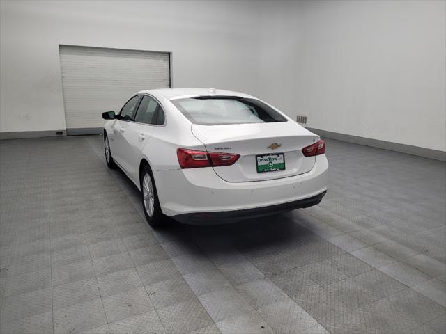 Photo of 2023 Summit White Chevrolet Malibu