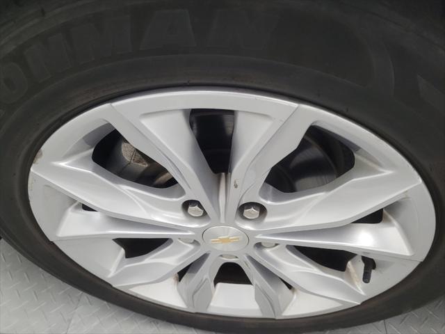 Photo of 2023 Summit White Chevrolet Malibu