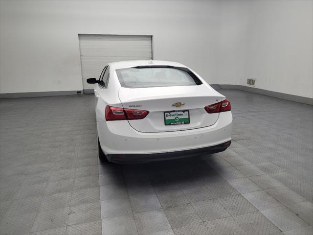 Photo of 2023 Summit White Chevrolet Malibu