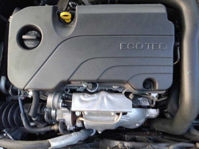 Photo of 2023 Summit White Chevrolet Malibu