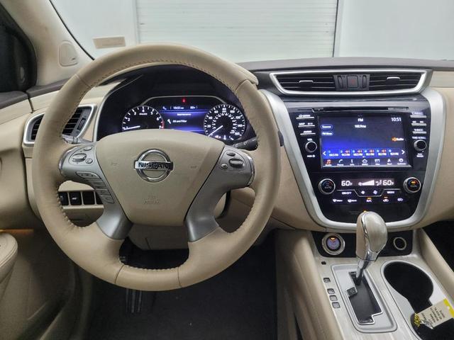 Photo of 2017 Pearl White Nissan Murano