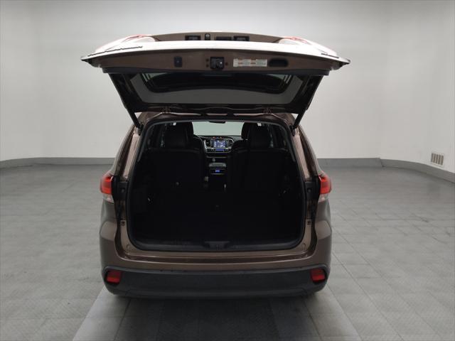 Photo of 2018 Toasted Walnut Pearl Toyota Highlander