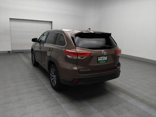 Photo of 2018 Toasted Walnut Pearl Toyota Highlander