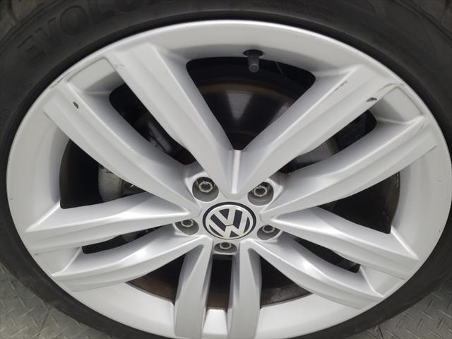 Photo of 2018 Pure White Volkswagen Passat