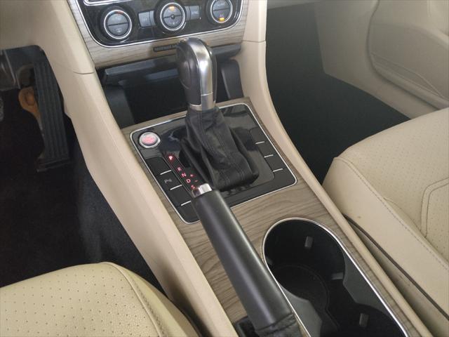 Photo of 2018 Pure White Volkswagen Passat