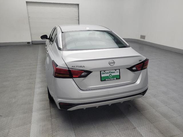Photo of 2023 Brilliant Silver Metallic Nissan Altima