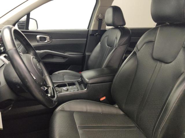 Photo of 2021 Ebony Black Kia Sorento