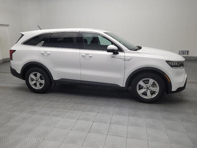 Photo of 2023 Glacial White Pearl Kia Sorento