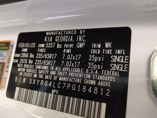 Photo of 2023 Glacial White Pearl Kia Sorento