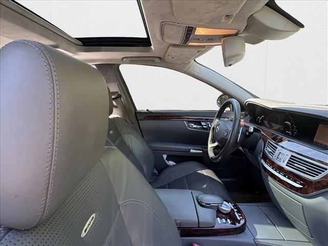 Photo of 2008 Black Mercedes-Benz S-Class