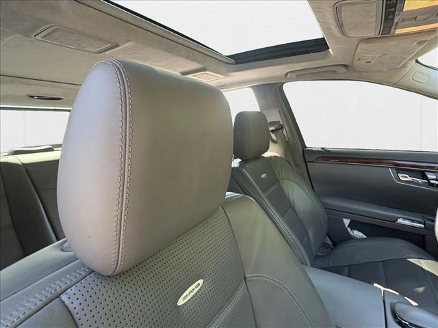 Photo of 2008 Black Mercedes-Benz S-Class