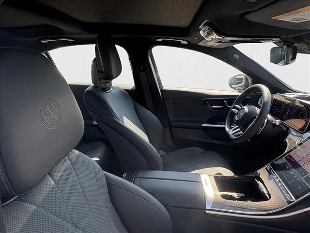 Photo of 2024 MANUFAKTUR Moonlight White Metallic Mercedes-Benz AMG C 63