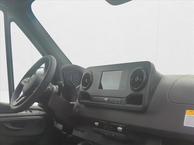 Photo of 2024 Arctic White Mercedes-Benz Sprinter 2500