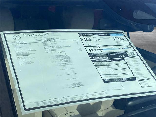 Photo of 2025 Polar White Mercedes-Benz GLA 250