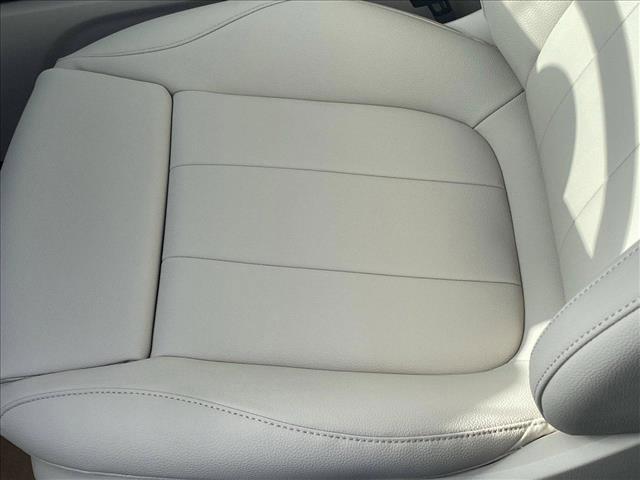 Photo of 2025 Polar White Mercedes-Benz GLA 250
