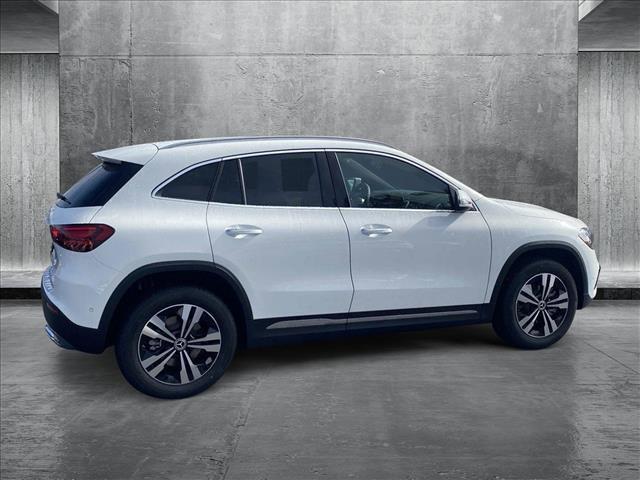 Photo of 2025 Polar White Mercedes-Benz GLA 250