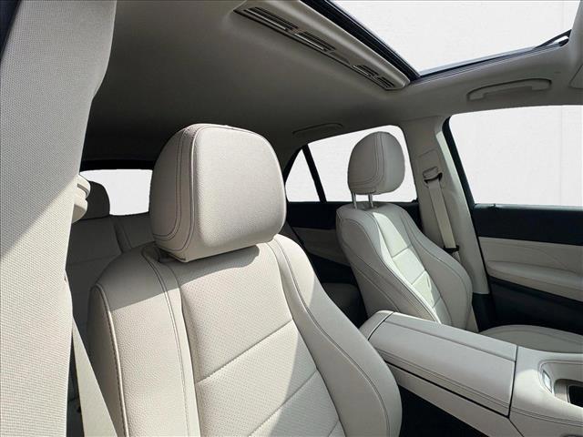 Photo of 2025 Polar White Mercedes-Benz GLE 350