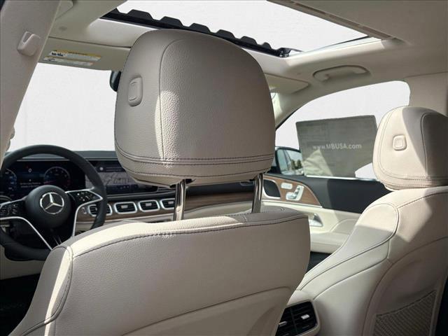 Photo of 2025 Polar White Mercedes-Benz GLE 350