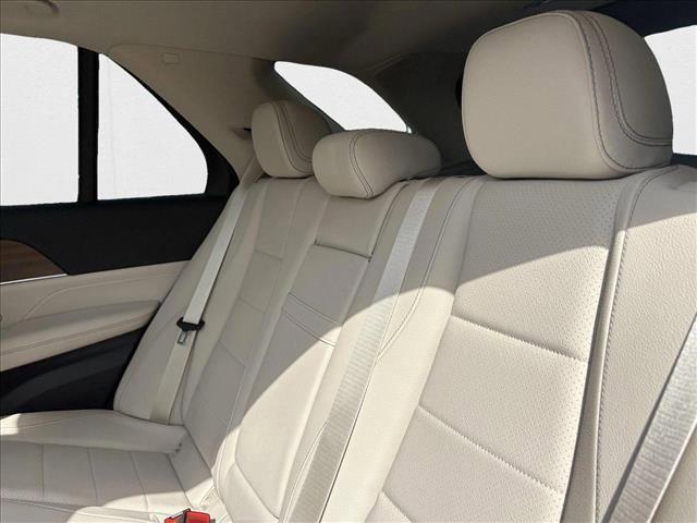 Photo of 2025 Polar White Mercedes-Benz GLE 350