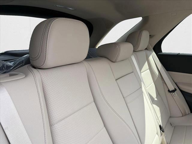Photo of 2025 Polar White Mercedes-Benz GLE 350