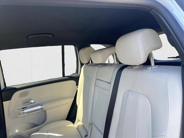 Photo of 2025 Polar White Mercedes-Benz GLB 250