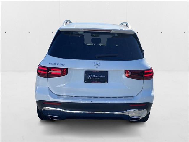 Photo of 2025 Polar White Mercedes-Benz GLB 250