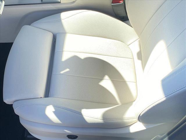 Photo of 2025 Polar White Mercedes-Benz GLB 250