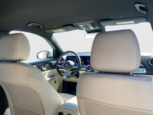 Photo of 2025 Polar White Mercedes-Benz GLB 250