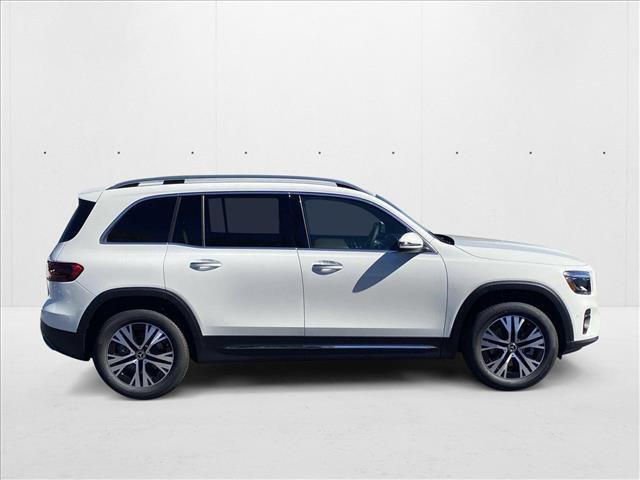 Photo of 2025 Polar White Mercedes-Benz GLB 250