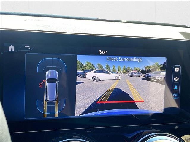 Photo of 2025 Polar White Mercedes-Benz GLB 250