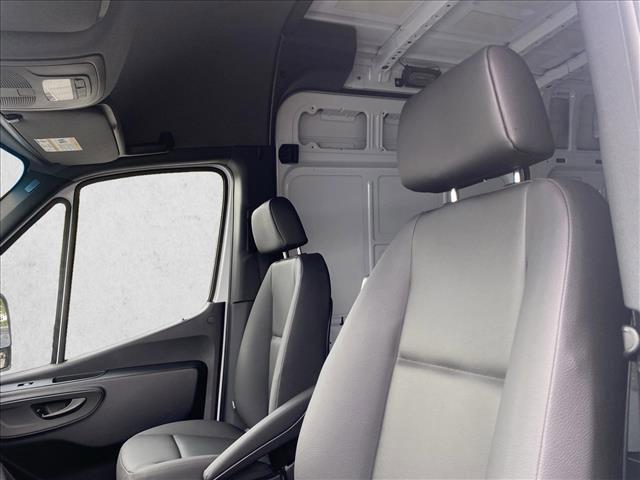 Photo of 2025 Arctic White Mercedes-Benz Sprinter 2500