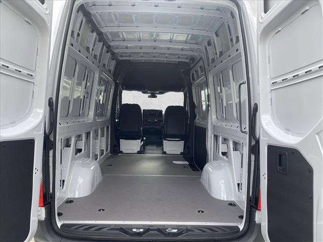 Photo of 2025 Arctic White Mercedes-Benz Sprinter 2500