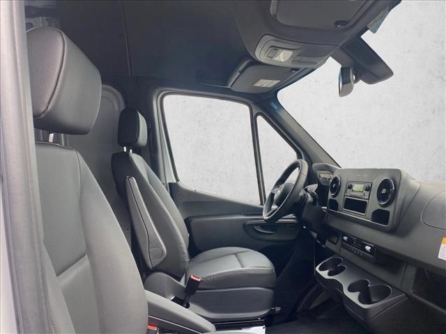Photo of 2025 Arctic White Mercedes-Benz Sprinter 2500