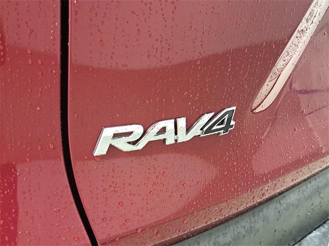 Photo of 2022 Pearl Toyota RAV4