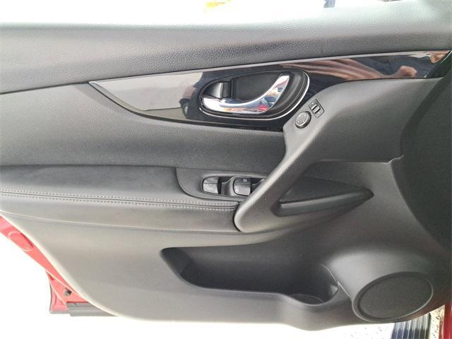 Photo of 2017 Palatial Ruby Nissan Rogue Sport