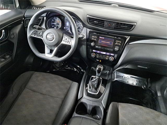 Photo of 2017 Palatial Ruby Nissan Rogue Sport