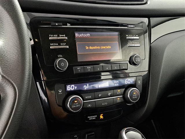 Photo of 2017 Palatial Ruby Nissan Rogue Sport