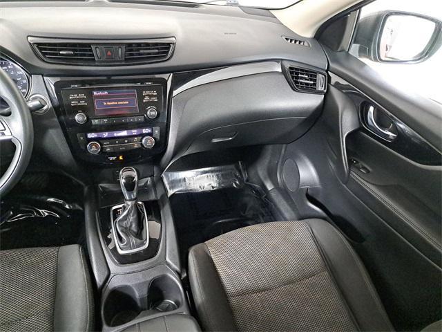 Photo of 2017 Palatial Ruby Nissan Rogue Sport