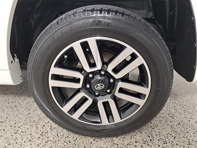 Photo of 2020 Blizzard Pearl Toyota 4Runner