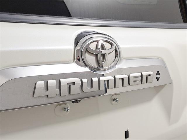 Photo of 2020 Blizzard Pearl Toyota 4Runner