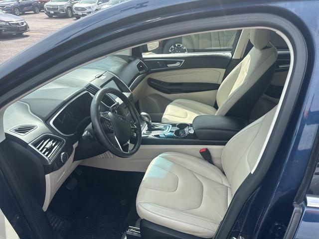 Photo of 2017 Blue Jeans Ford Edge
