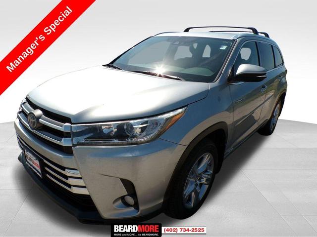 Photo of 2017 Celestial Silver Toyota Highlander Hybrid