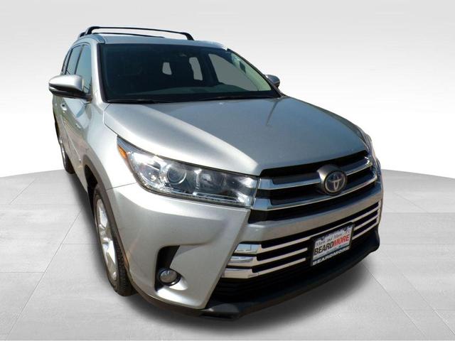 Photo of 2017 Celestial Silver Toyota Highlander Hybrid
