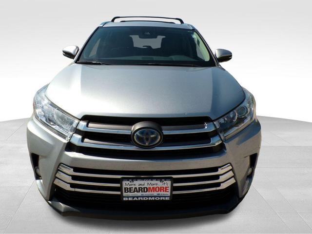Photo of 2017 Celestial Silver Toyota Highlander Hybrid