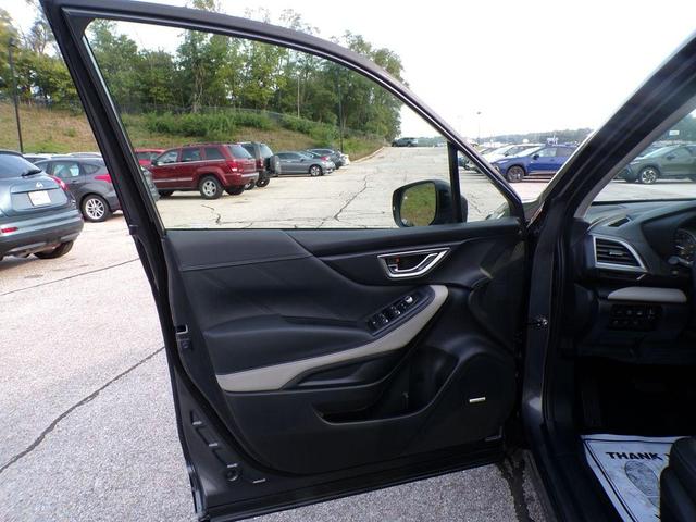 Photo of 2022 Magnetite Gray Metallic Subaru Forester