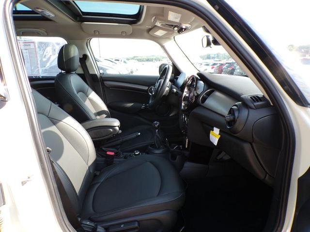 Photo of 2023 Pepper White MINI Hardtop