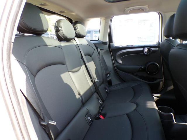 Photo of 2023 Pepper White MINI Hardtop