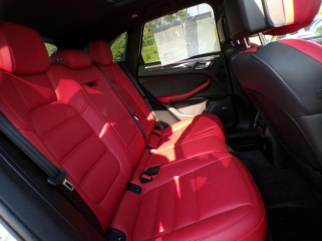 Photo of 2020 White Porsche Macan