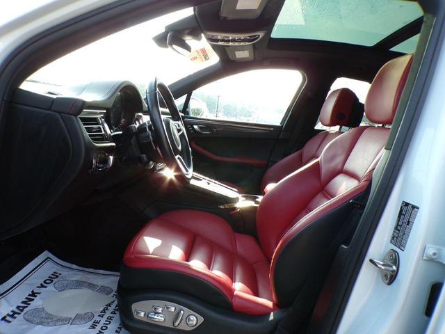 Photo of 2020 White Porsche Macan