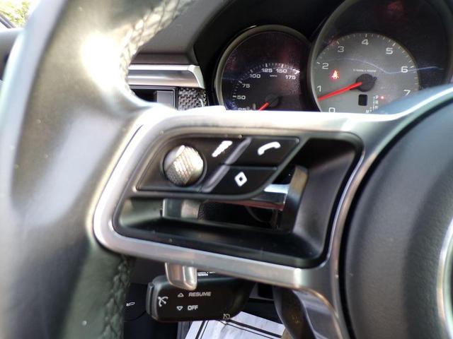 Photo of 2020 White Porsche Macan